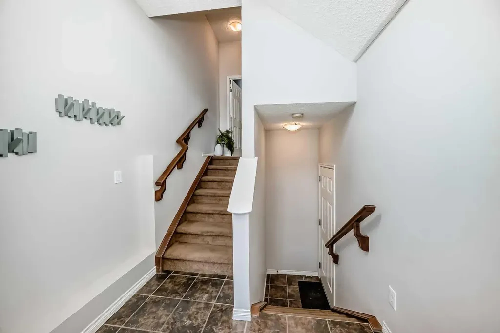 296 Sunset Point Cochrane AB T4C 0K8