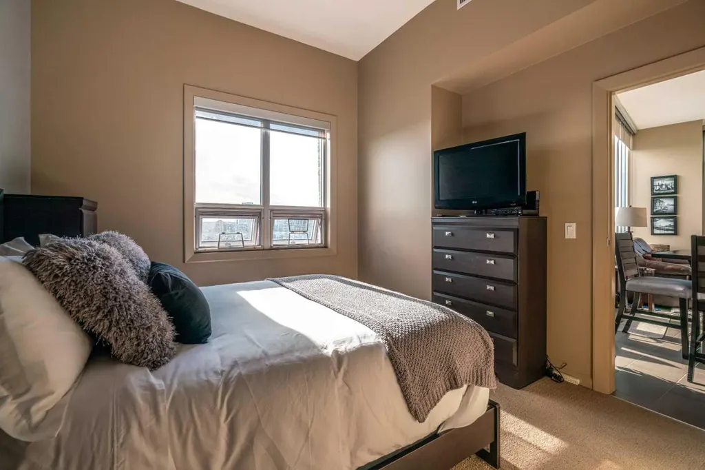 210 15 Avenue SE Calgary AB T2G 0B5