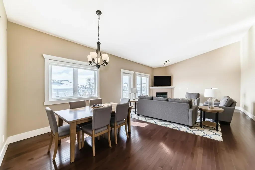 520 Rocky Vista Gardens NW Calgary AB T3G 0B7