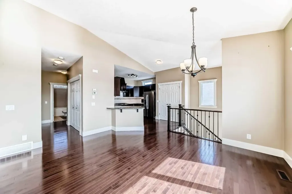 520 Rocky Vista Gardens NW Calgary AB T3G 0B7
