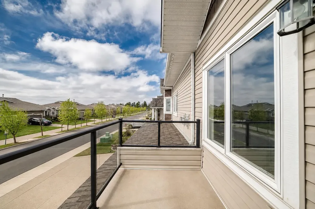 520 Rocky Vista Gardens NW Calgary AB T3G 0B7