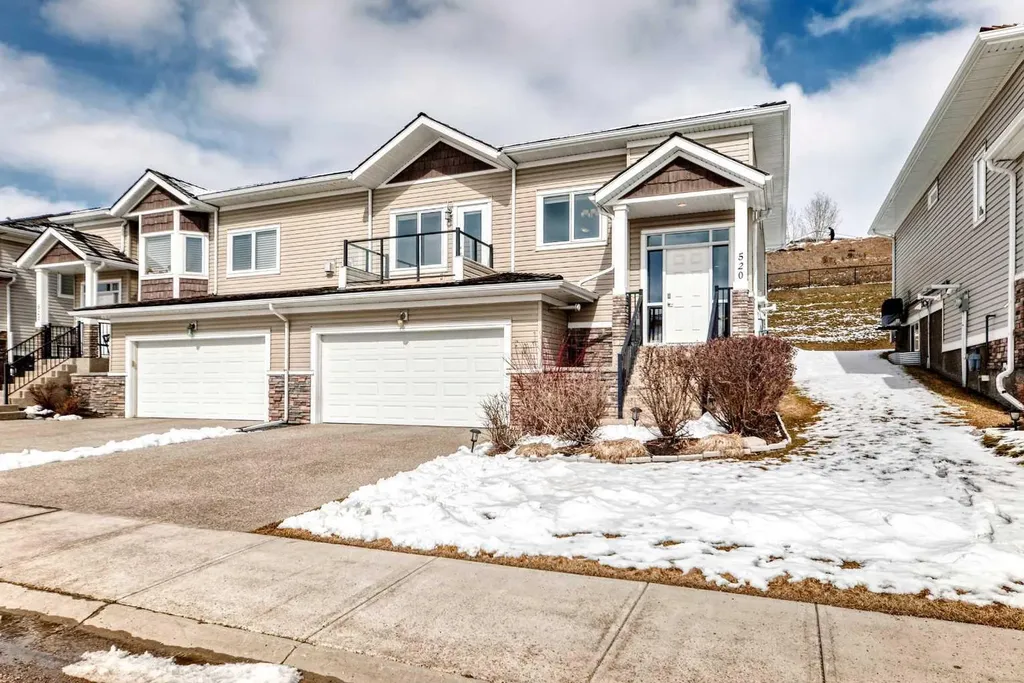 520 Rocky Vista Gardens NW Calgary AB T3G 0B7