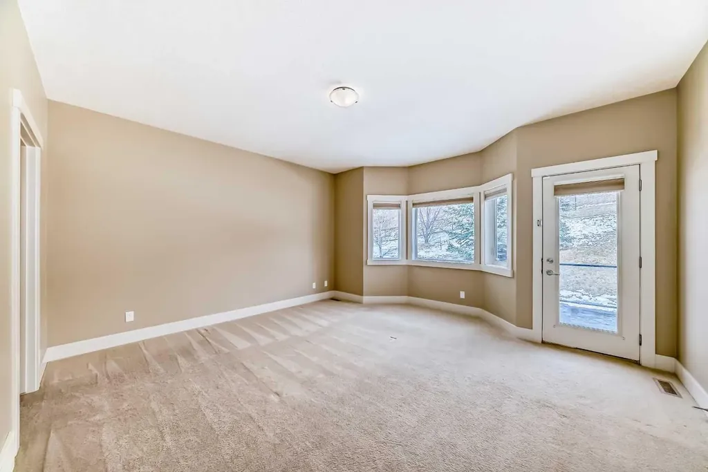 520 Rocky Vista Gardens NW Calgary AB T3G 0B7