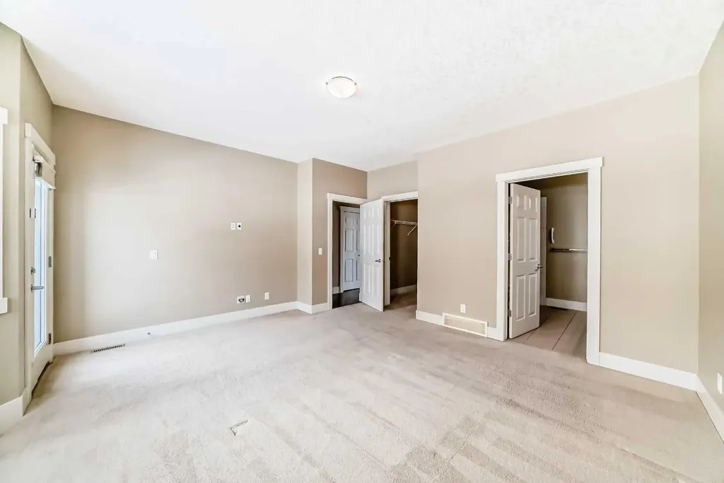 520 Rocky Vista Gardens NW Calgary AB T3G 0B7