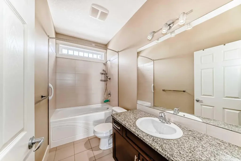 520 Rocky Vista Gardens NW Calgary AB T3G 0B7