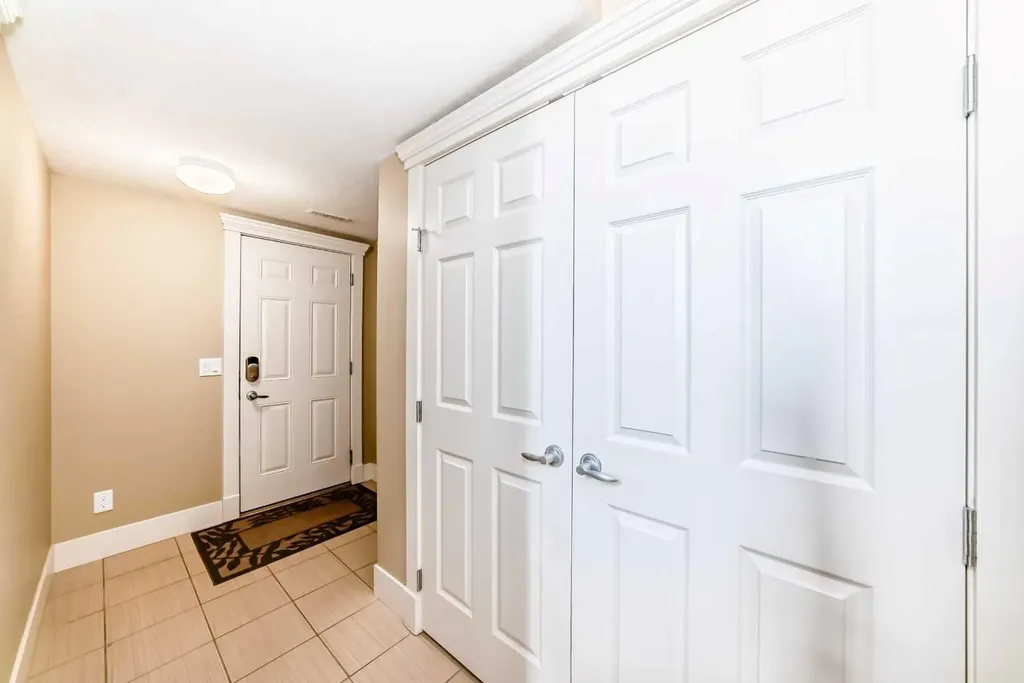 520 Rocky Vista Gardens NW Calgary AB T3G 0B7