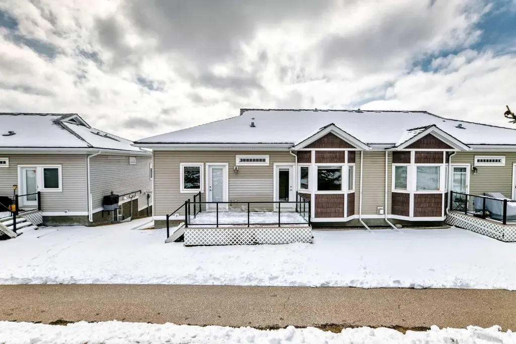 520 Rocky Vista Gardens NW Calgary AB T3G 0B7