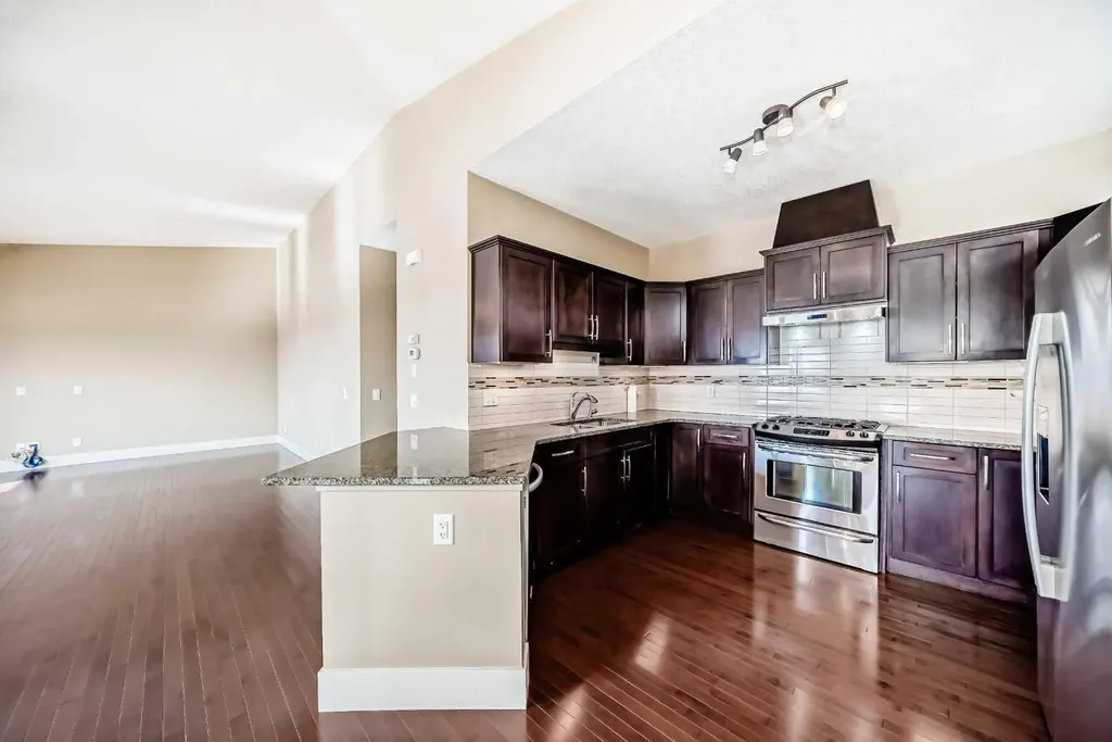 520 Rocky Vista Gardens NW Calgary AB T3G 0B7