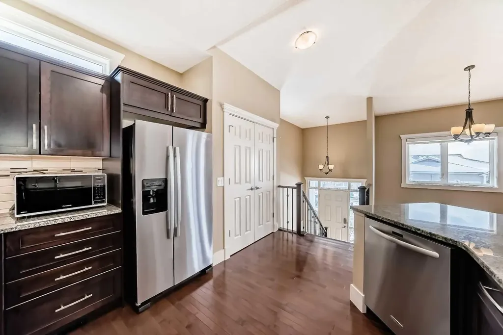 520 Rocky Vista Gardens NW Calgary AB T3G 0B7