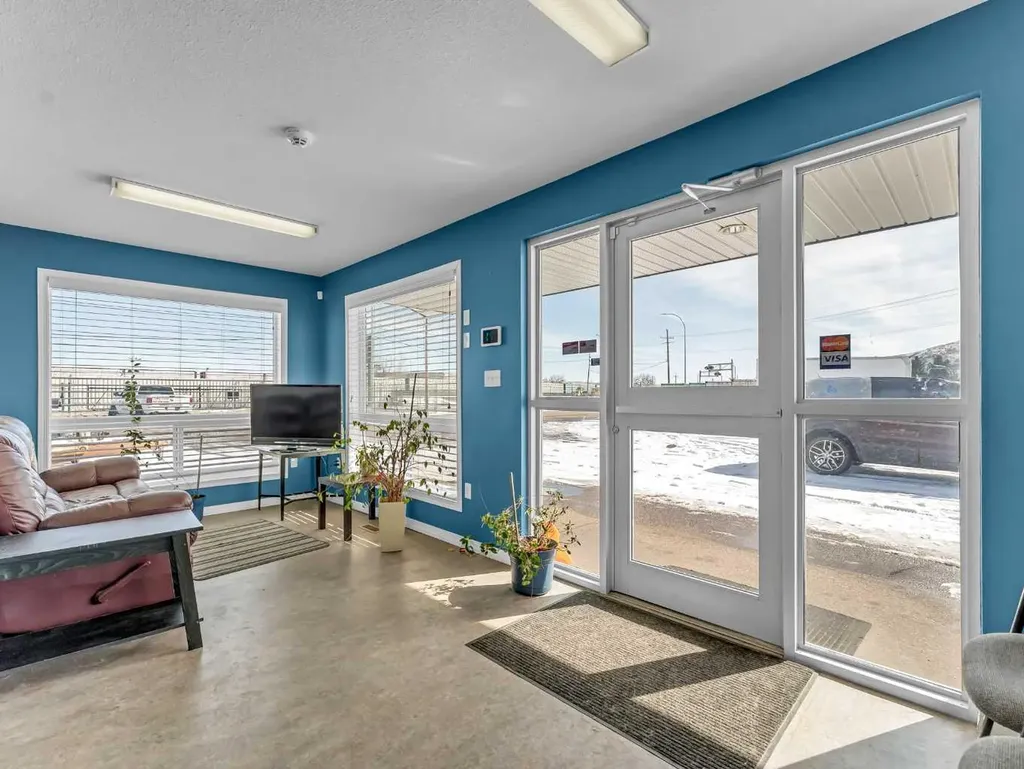 1229 South Railway Street SE Medicine Hat AB T1A 2W5