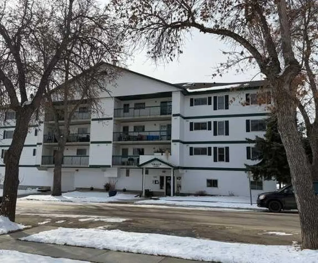 5007 52 Avenue Ponoka AB T4J 1S3
