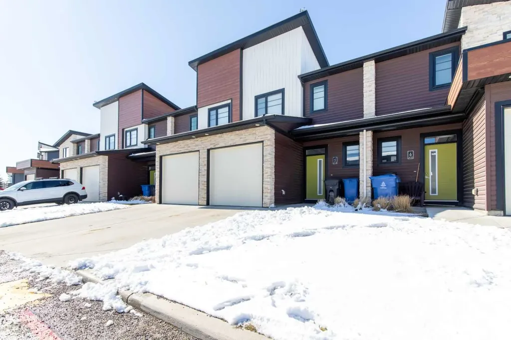 418 Highlands Boulevard W Lethbridge AB T1J 5K5