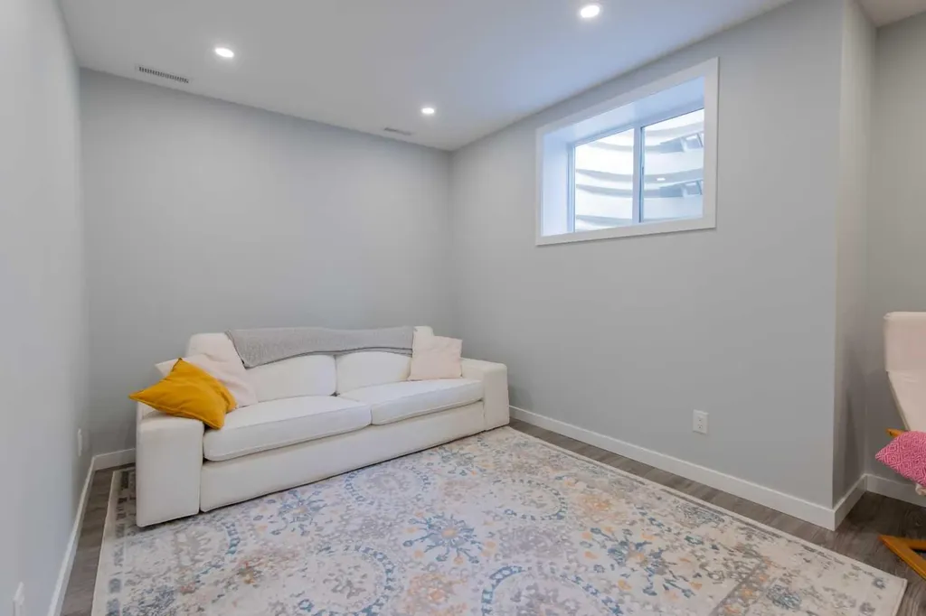 418 Highlands Boulevard W Lethbridge AB T1J 5K5