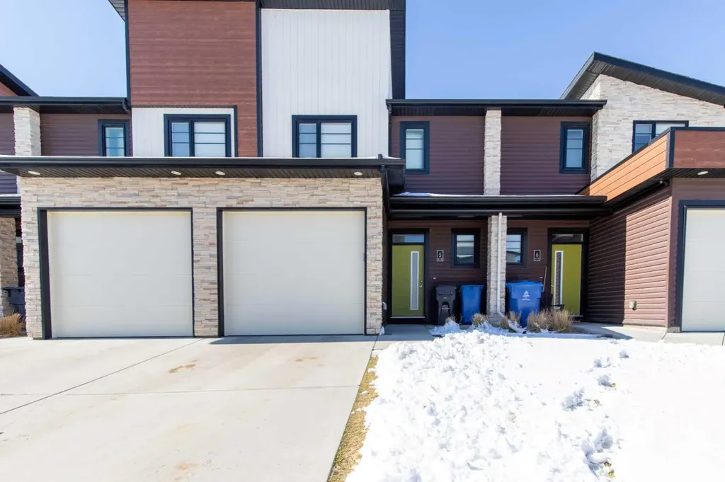 418 Highlands Boulevard W Lethbridge AB T1J 5K5