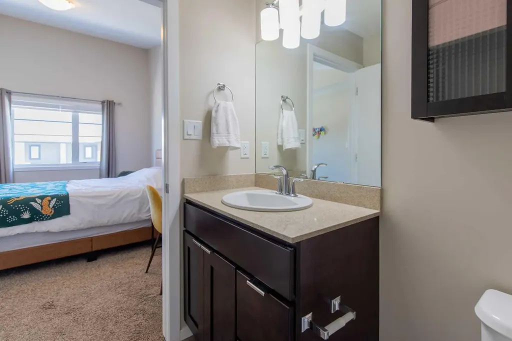 418 Highlands Boulevard W Lethbridge AB T1J 5K5