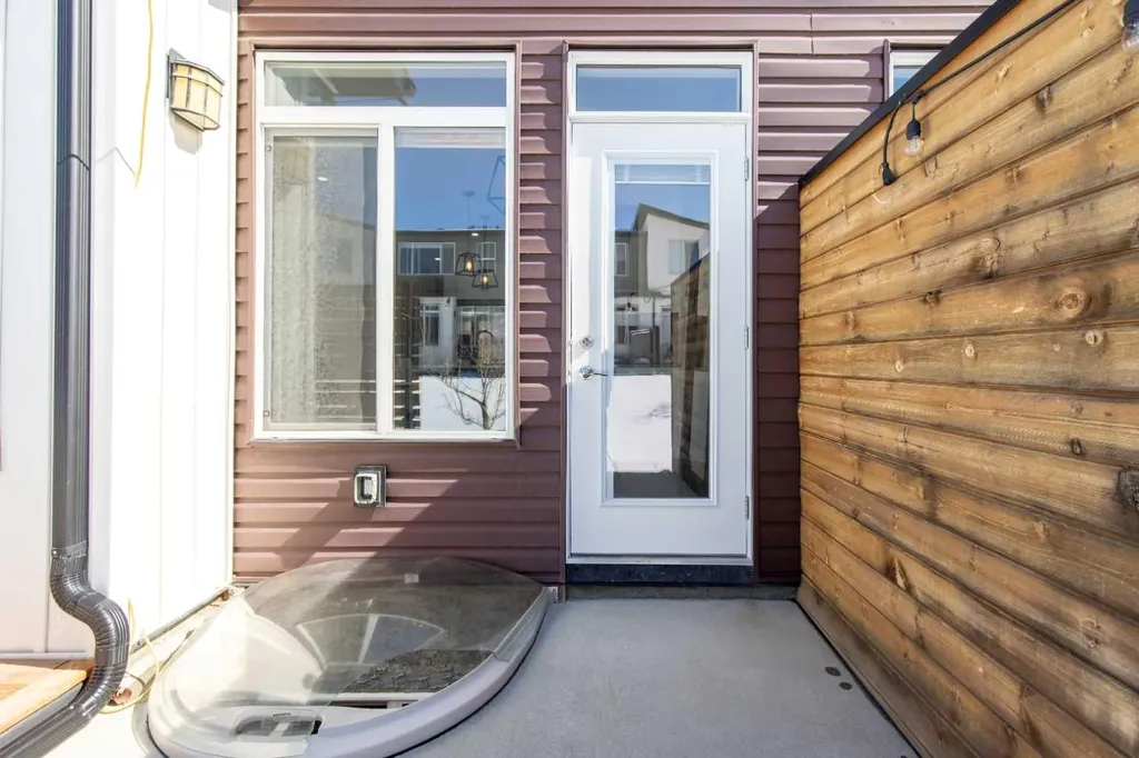 418 Highlands Boulevard W Lethbridge AB T1J 5K5