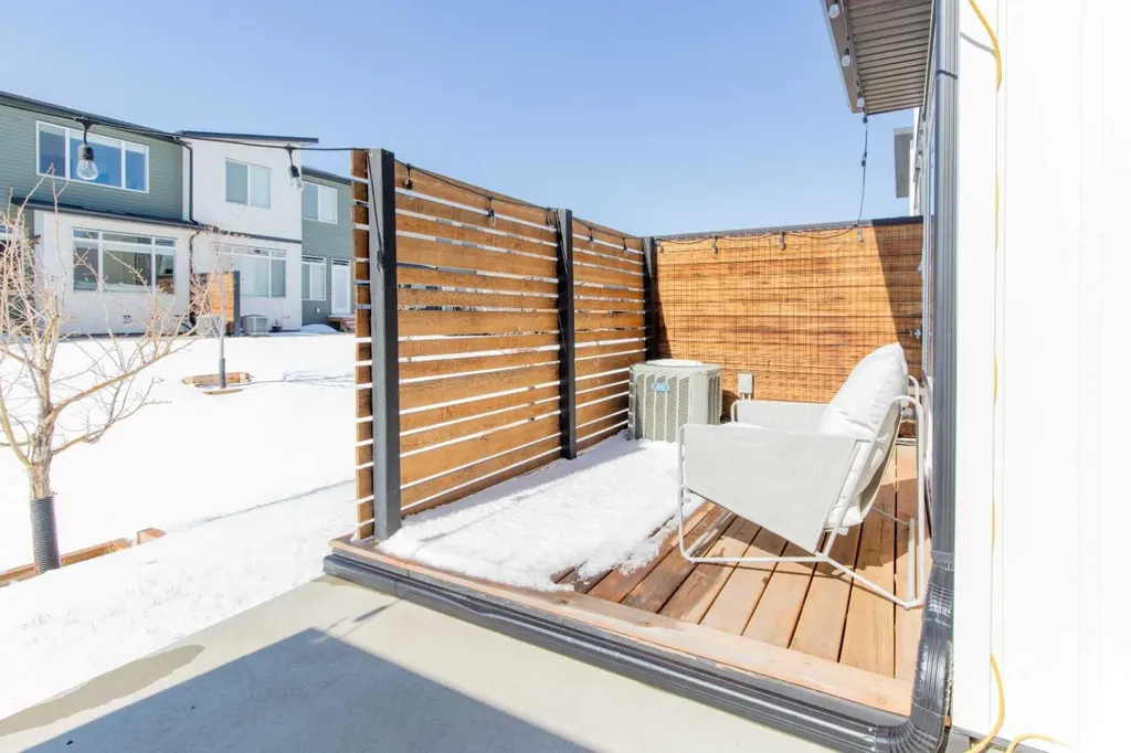 418 Highlands Boulevard W Lethbridge AB T1J 5K5