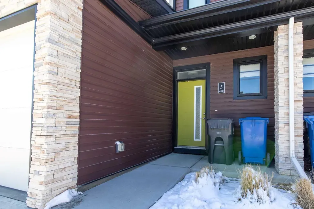 418 Highlands Boulevard W Lethbridge AB T1J 5K5