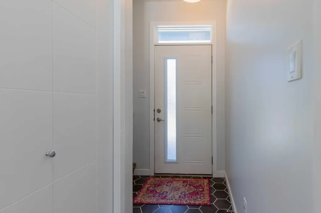 418 Highlands Boulevard W Lethbridge AB T1J 5K5