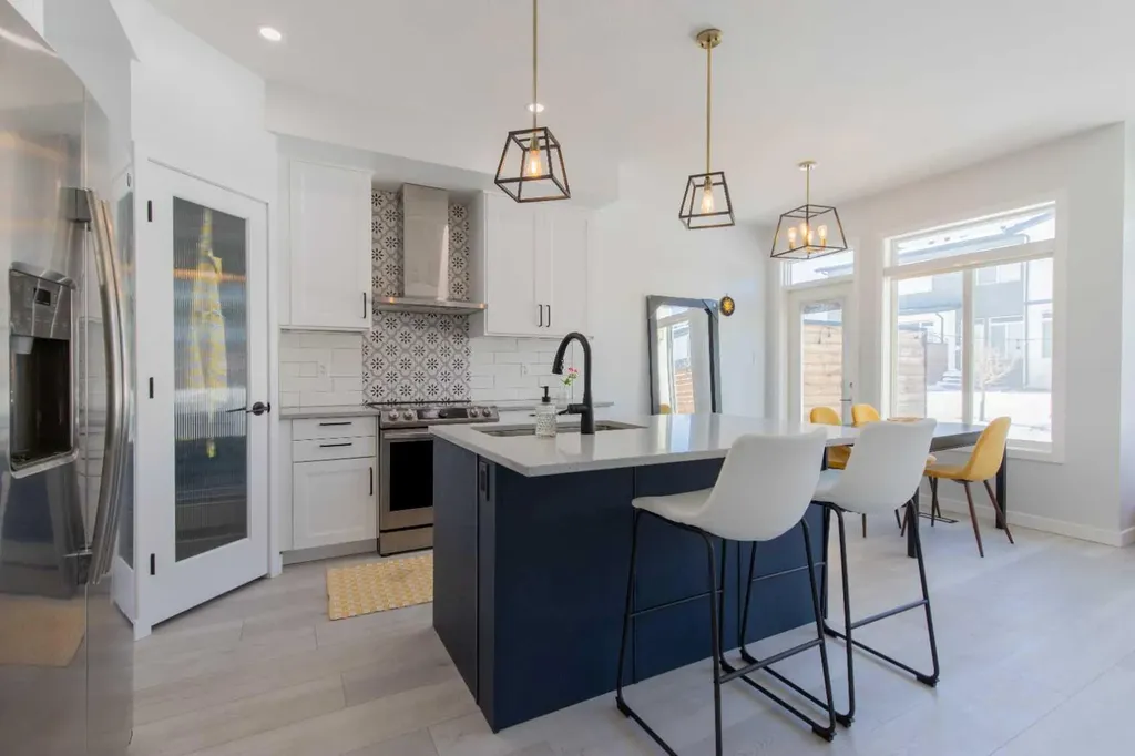 418 Highlands Boulevard W Lethbridge AB T1J 5K5