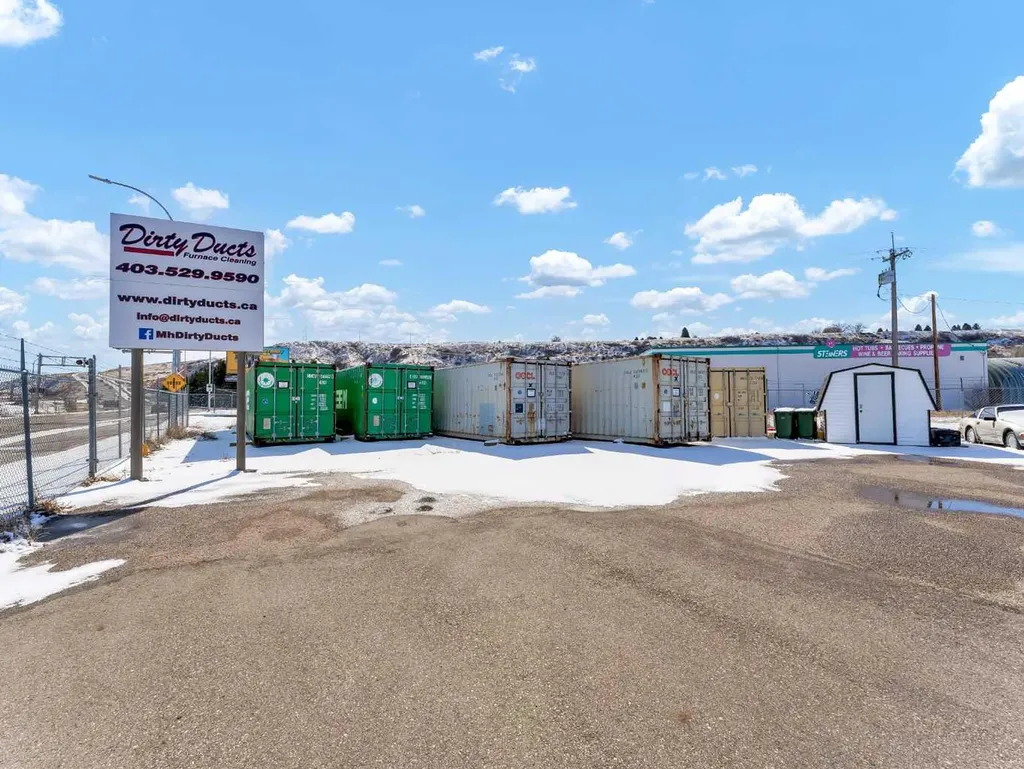 1229 South Railway Street SE Medicine Hat AB T1A 2W5