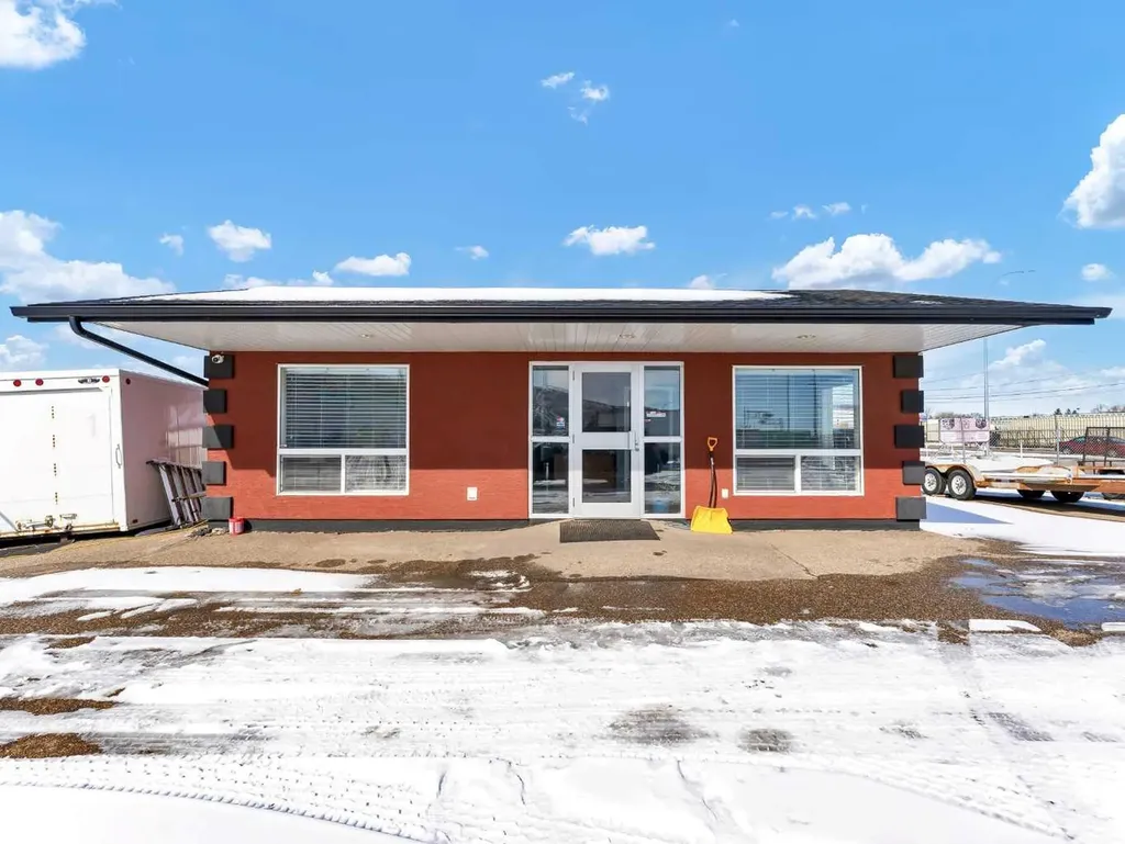 1229 South Railway Street SE Medicine Hat AB T1A 2W5