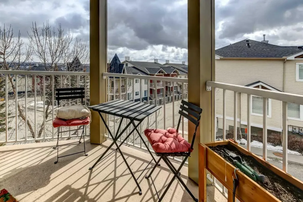 70 Panamount Drive NW Calgary AB T3K 5Z1