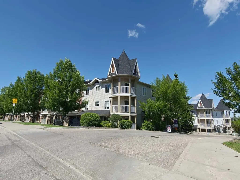 70 Panamount Drive NW Calgary AB T3K 5Z1