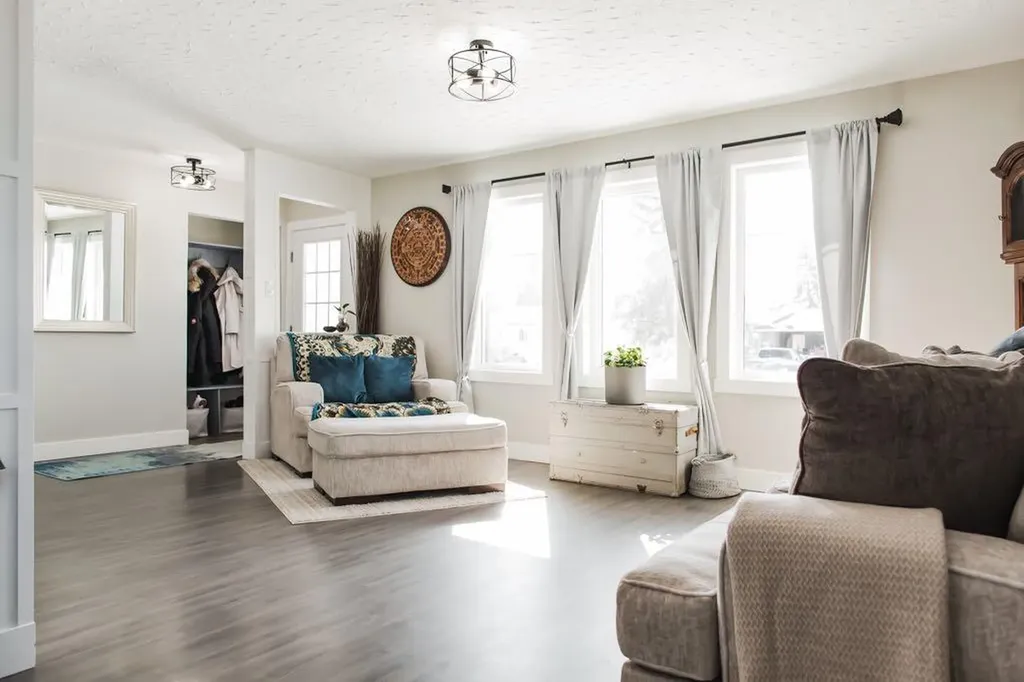 10124 110 Avenue Grande Prairie AB T8V 1S6