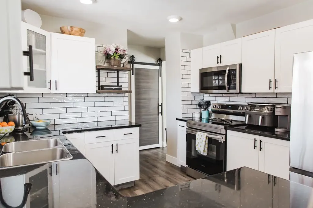 10124 110 Avenue Grande Prairie AB T8V 1S6