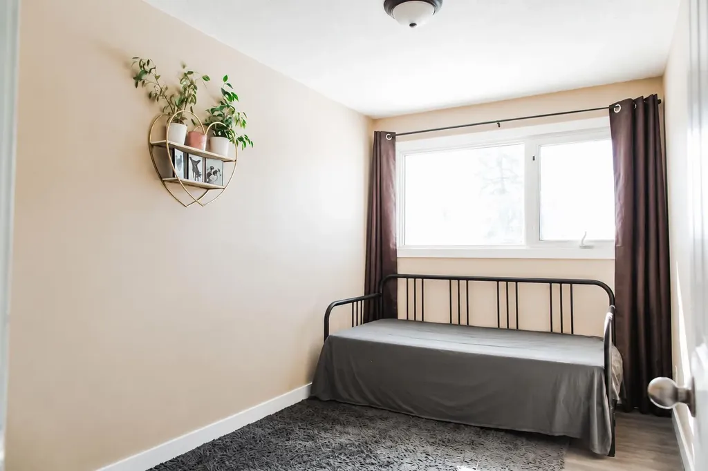 10124 110 Avenue Grande Prairie AB T8V 1S6