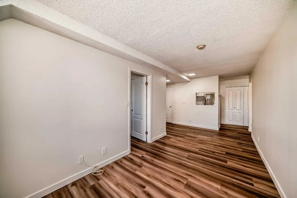 110 2 Avenue SE Calgary AB T2G 0B3