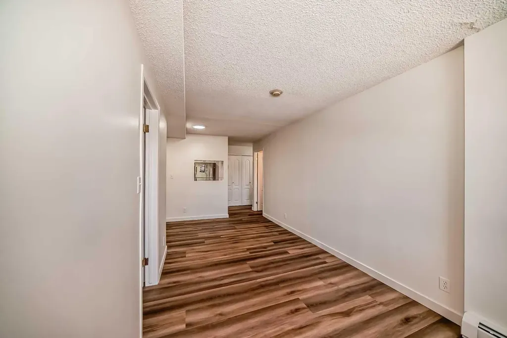 110 2 Avenue SE Calgary AB T2G 0B3