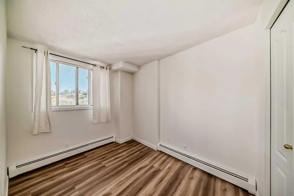 110 2 Avenue SE Calgary AB T2G 0B3
