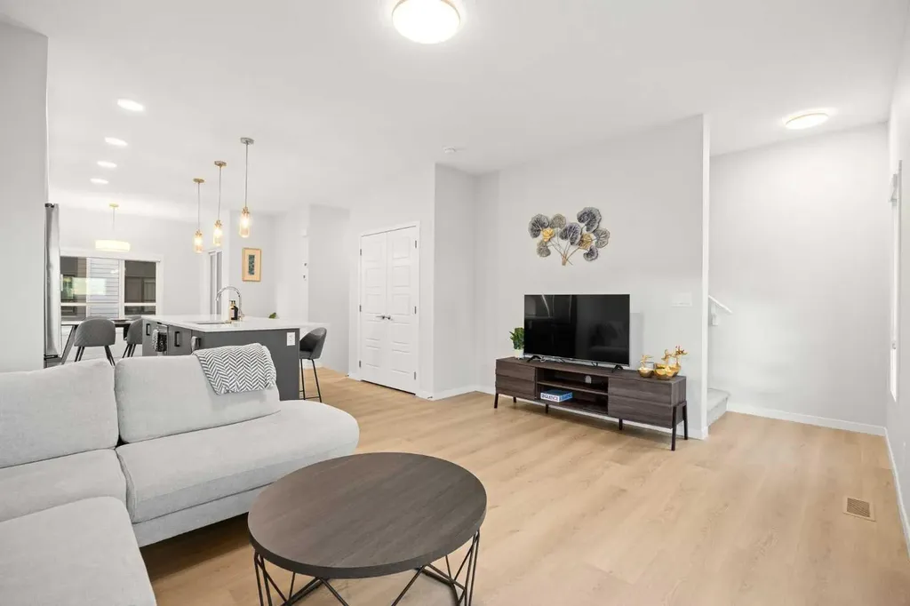 20295 Seton Way SE Calgary AB T3M 2J1