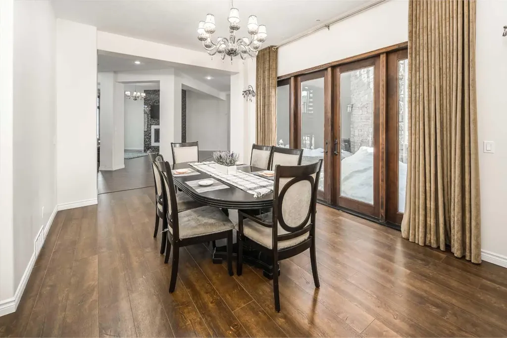 5 Elveden Point SW Calgary AB T3H 3X8