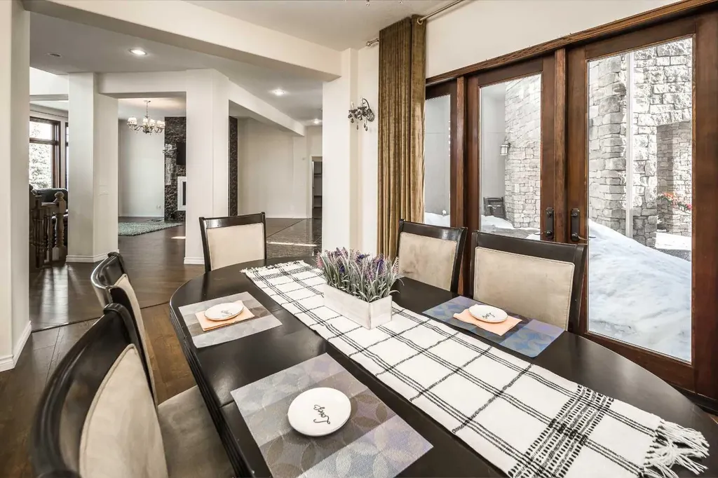 5 Elveden Point SW Calgary AB T3H 3X8
