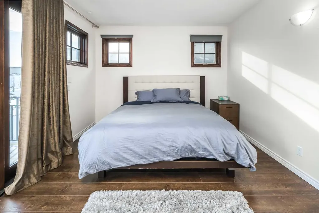 5 Elveden Point SW Calgary AB T3H 3X8