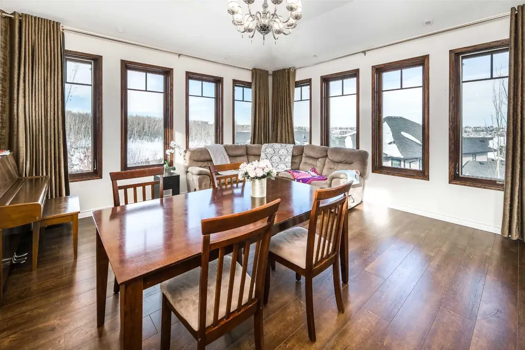 5 Elveden Point SW Calgary AB T3H 3X8
