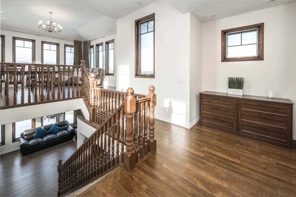 5 Elveden Point SW Calgary AB T3H 3X8