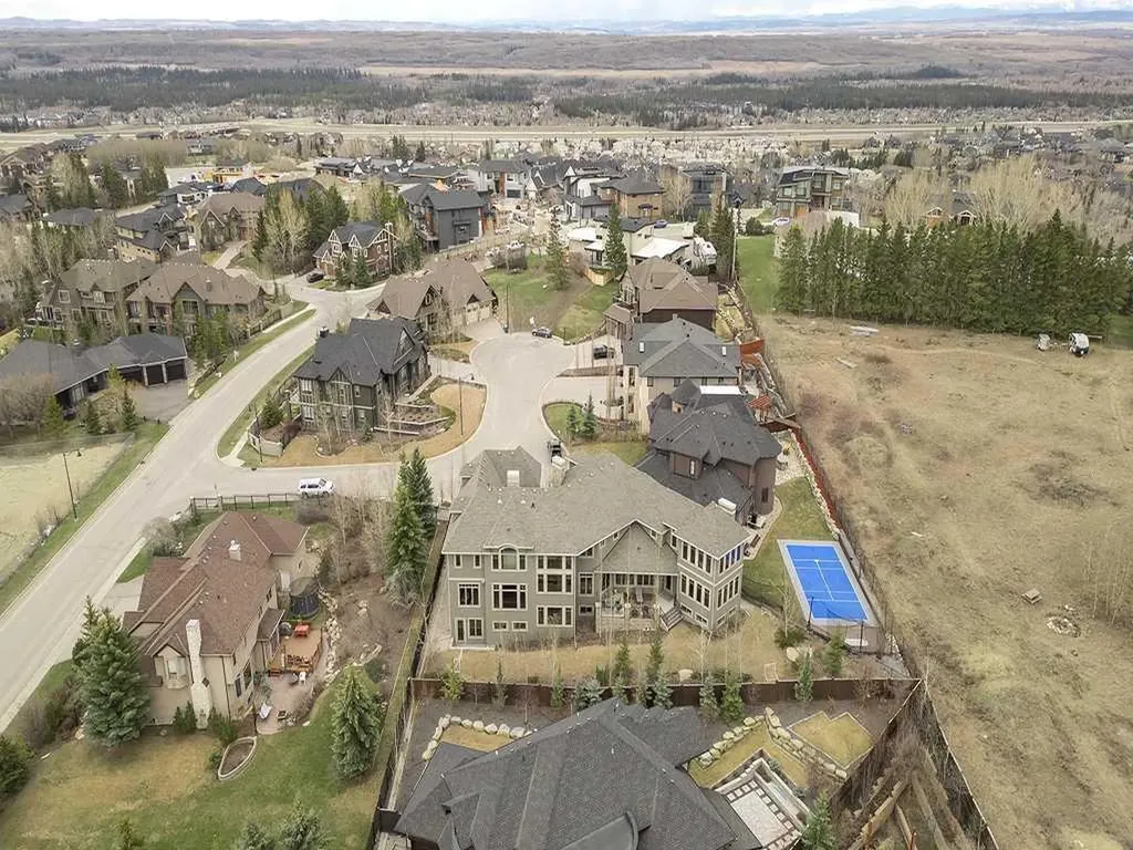 5 Elveden Point SW Calgary AB T3H 3X8