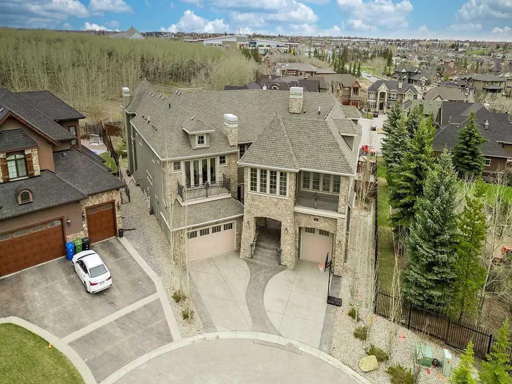 5 Elveden Point SW Calgary AB T3H 3X8