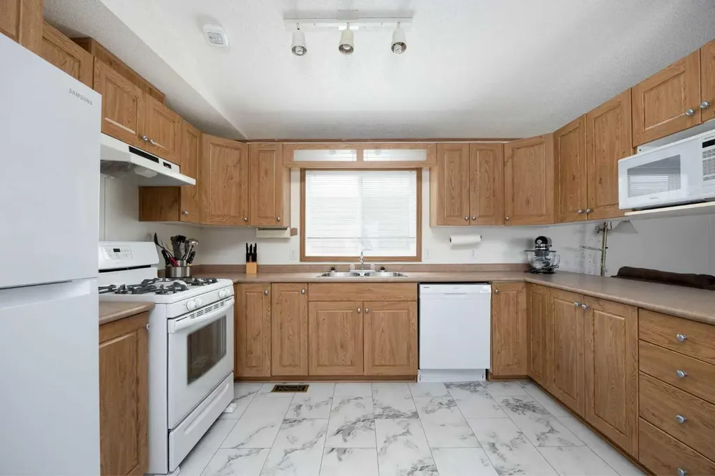 116 Palomino Close Fort Mcmurray AB T9H5M2