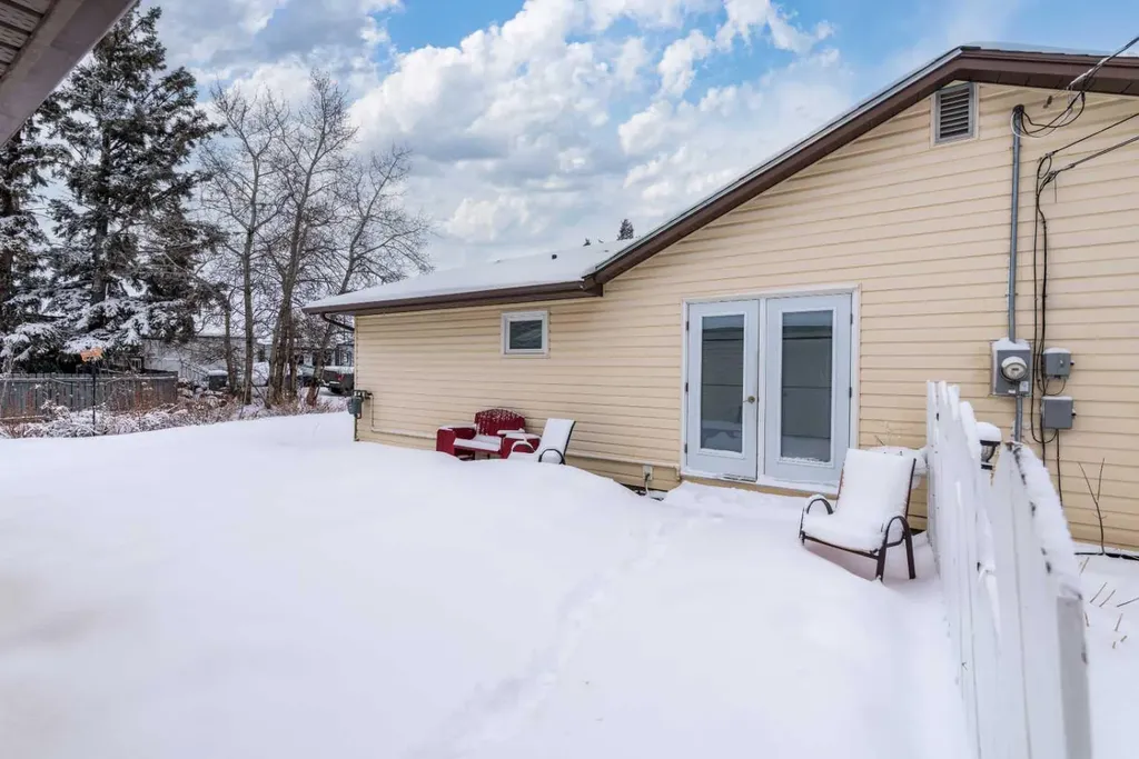 1ST Street West Lashburn SK S0M 1H0
