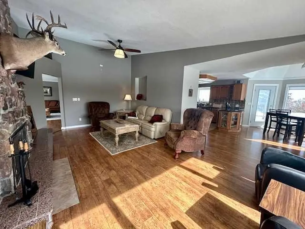 19438 Twp Road 430 Rural Camrose County AB T0B 2Z0