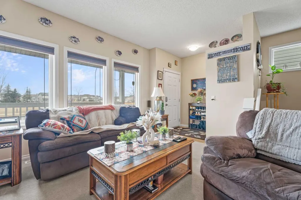 40 Cimarron Grove Drive Okotoks AB T1S 2H1