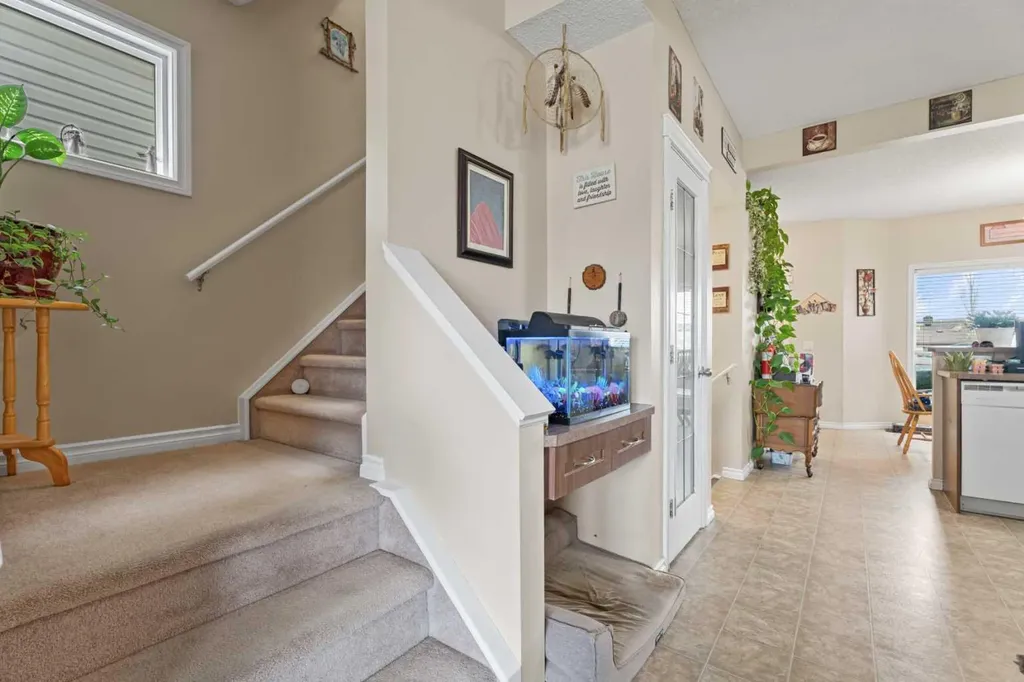 40 Cimarron Grove Drive Okotoks AB T1S 2H1