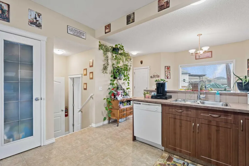 40 Cimarron Grove Drive Okotoks AB T1S 2H1