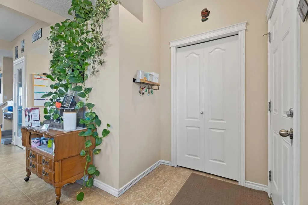 40 Cimarron Grove Drive Okotoks AB T1S 2H1