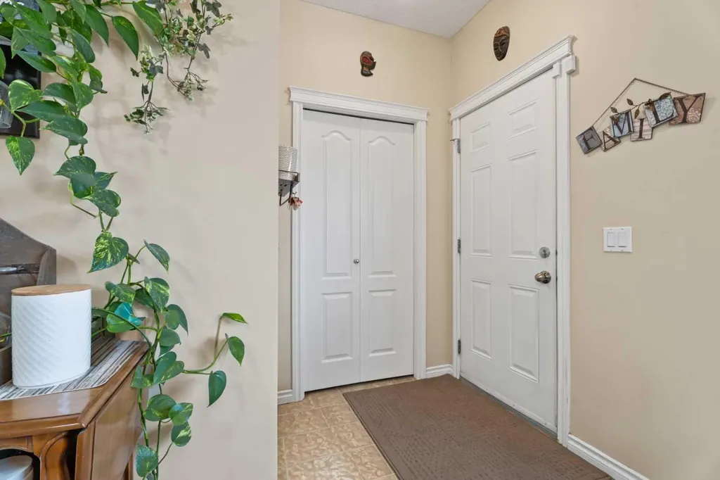 40 Cimarron Grove Drive Okotoks AB T1S 2H1